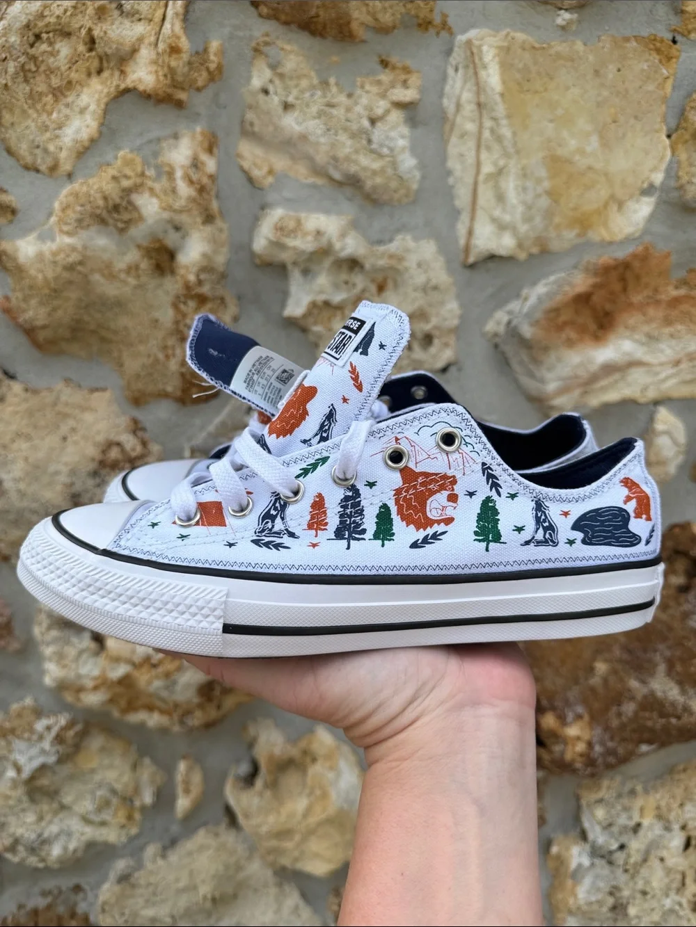 Converse Kids' camp print low tops kids size 5 women’s 7